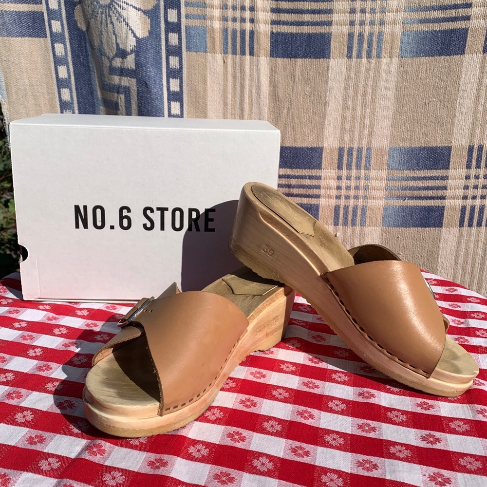 No. 6 Store clogs
